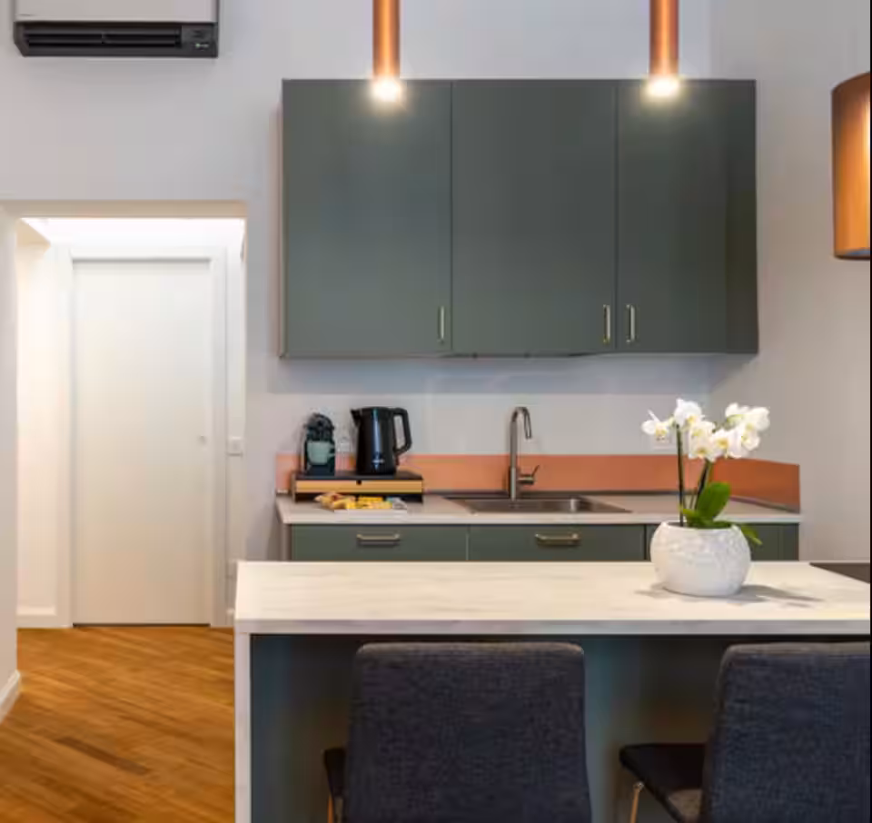 Chic South Beach Stay · Walk to Beach — primary view